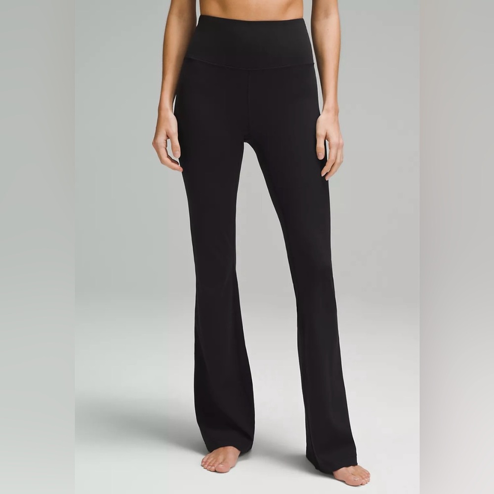 Lululemon Groove Super-High-Rise Nulu Flared Pant
Regular